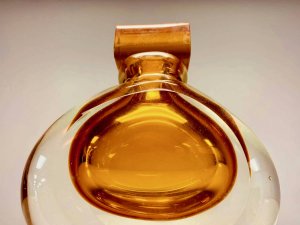 Amber香水瓶设计